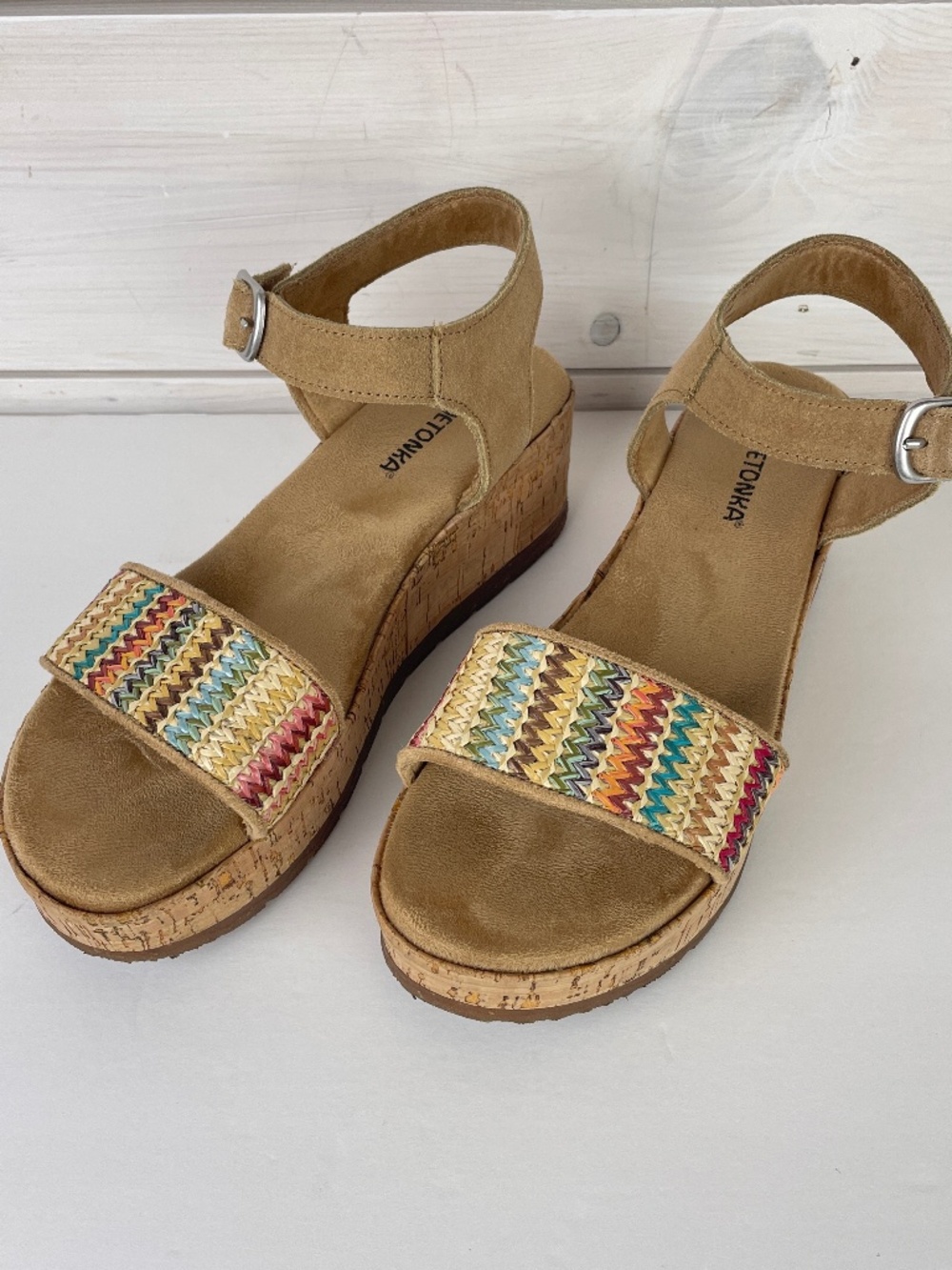 Minnetonka Beige Fabric Cork Wedge Heel Sandals Ankle Strap Women's Size 8M